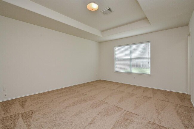 Building Photo - 18326 Thicket Grove Rd