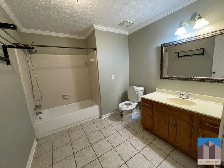 Building Photo - 2273 Windland Dr