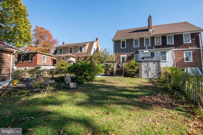 Building Photo - 404 S Jackson St