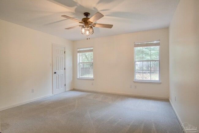 Building Photo - 8262 Pamplona St
