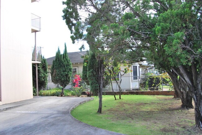 Building Photo - 1707 Nuuanu Ave