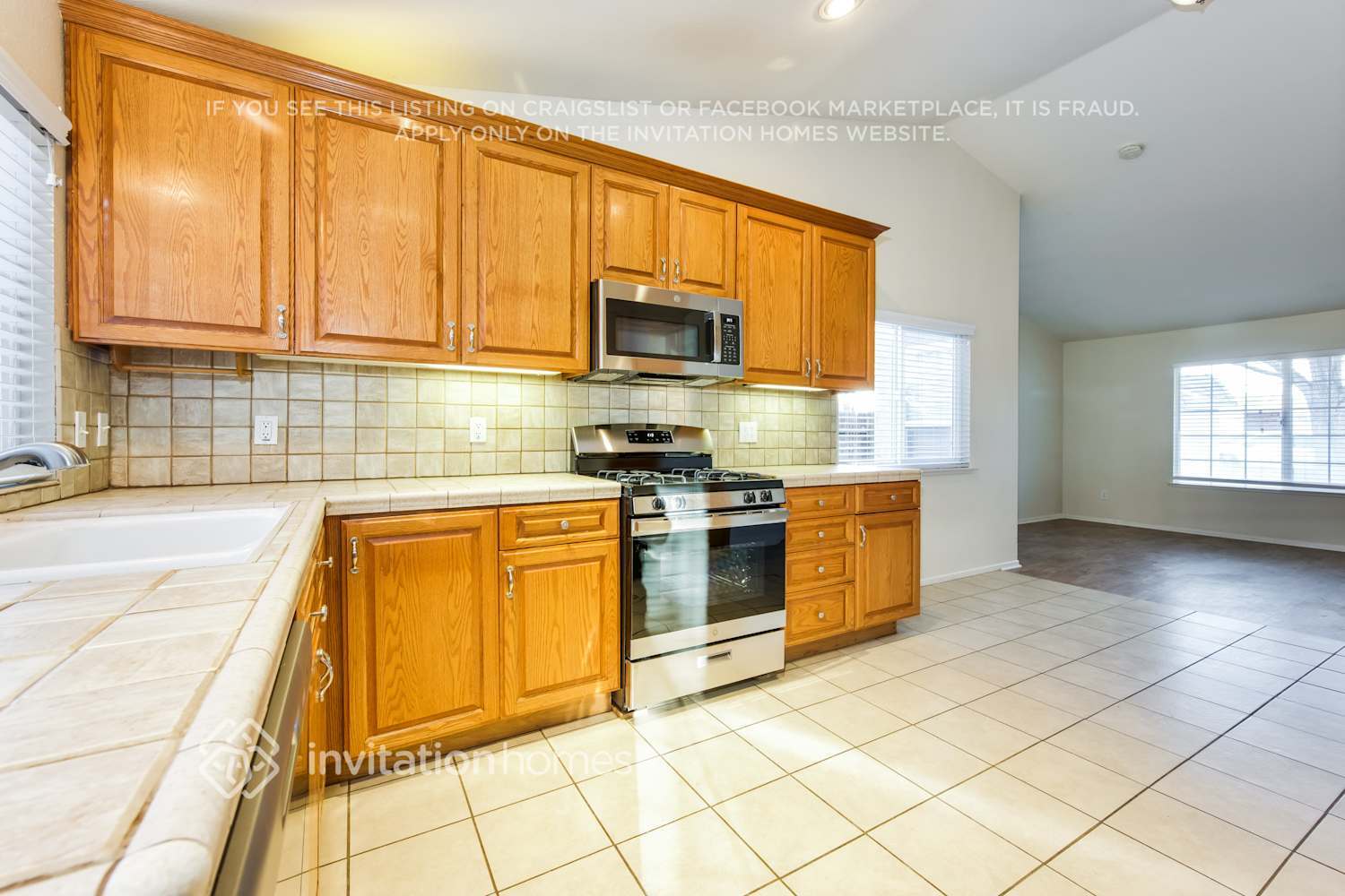 Building Photo - 3541 W Ave J 3