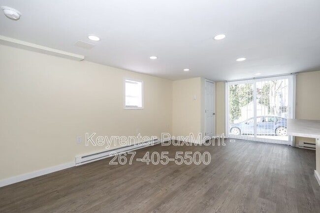 Building Photo - 419 W Jefferson St