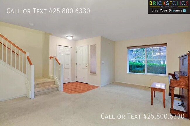 Building Photo - Dream Kitchen, Dual Fireplaces: Find Your Stylish Sanctuary in Redmond Ridge.