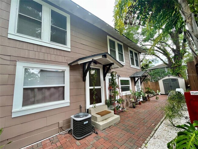 Building Photo - 807 1/2 S Fremont Ave