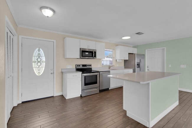 Building Photo - 203 Parkwood Ln