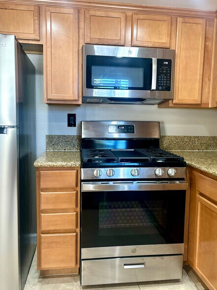 Stove - 1339 Massachusetts Ave