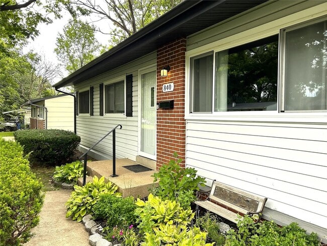Building Photo - 840 Campion Ln