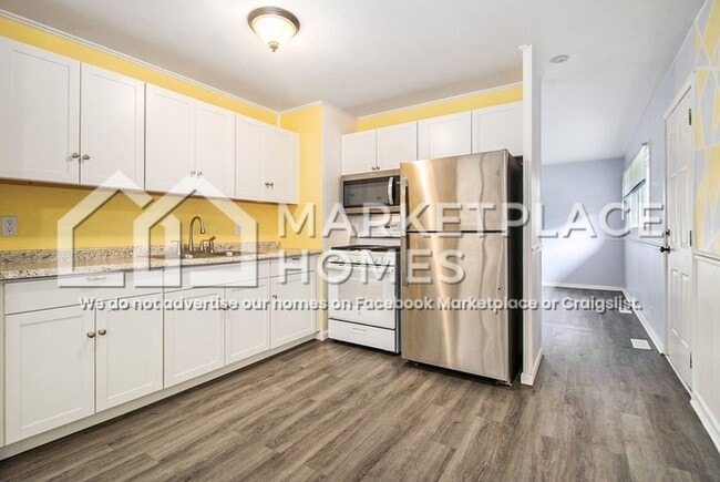 Building Photo - 1349 Ebeling Dr