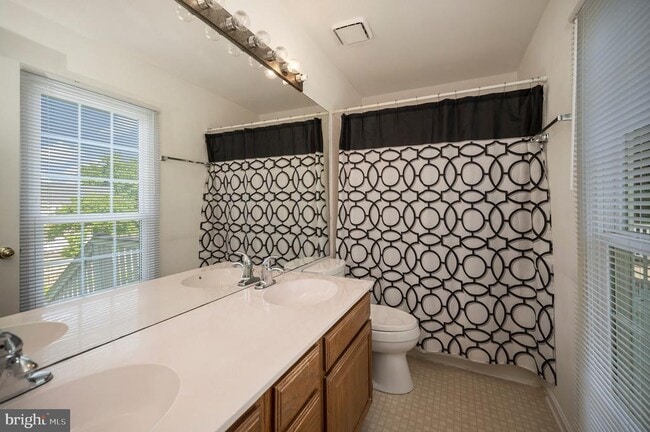 Building Photo - 17 Banbury Ct