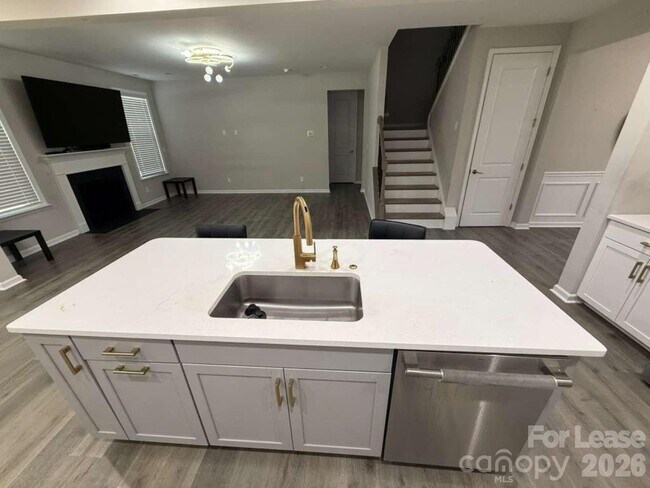 Building Photo - 128 Reids Cv Dr