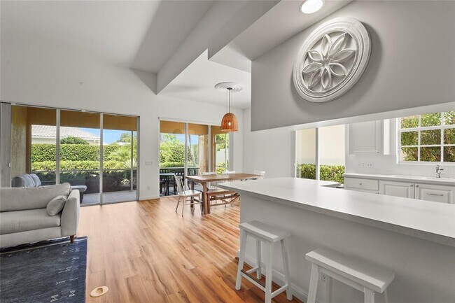 Building Photo - 7716 Uliva Way