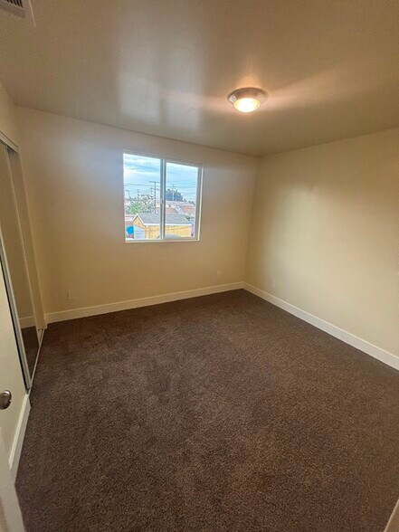 Building Photo - 232 W 91st St