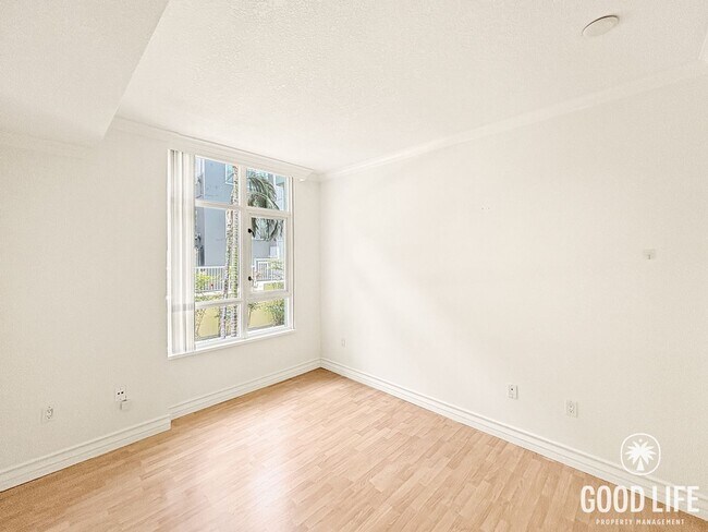 Building Photo - STUNNING 2 BED/2 BATH CONDO AVAILABLE IN THE DISCOVERY BUILDING IN CORTEZ HILL!