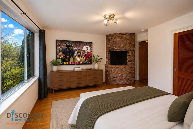 Building Photo - Contemporary North Berkeley 2 Bedroom Condominium