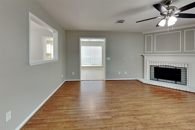 Building Photo - 7519 Sunlight Ln