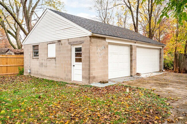Building Photo - 8213 Nancy Ln