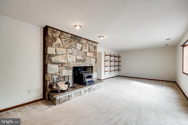 Building Photo - 1328 Potomac School Rd