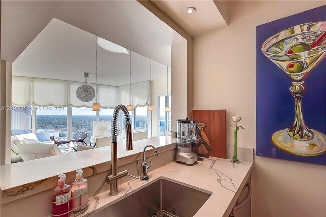 Building Photo - 333 Las Olas Way
