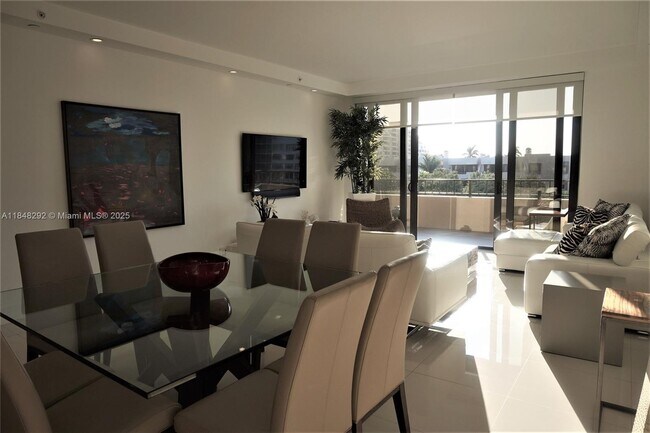 Building Photo - 251 Crandon Blvd