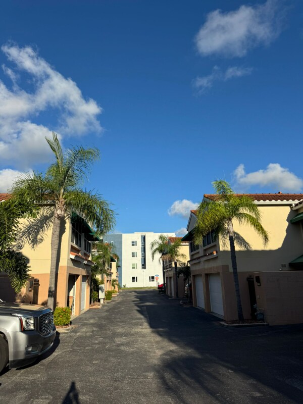 Building Photo - 822 Padua Ln