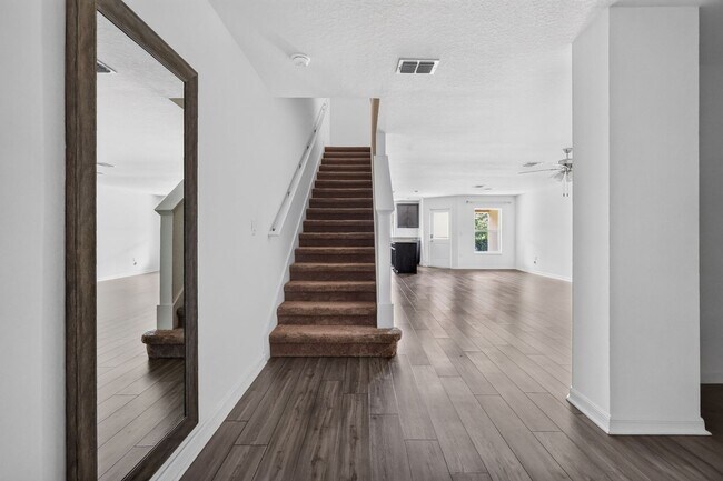 Building Photo - 1564 Wynford Cir