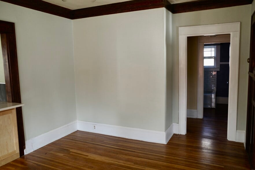 Dining Room - 8607 SE Morrison St