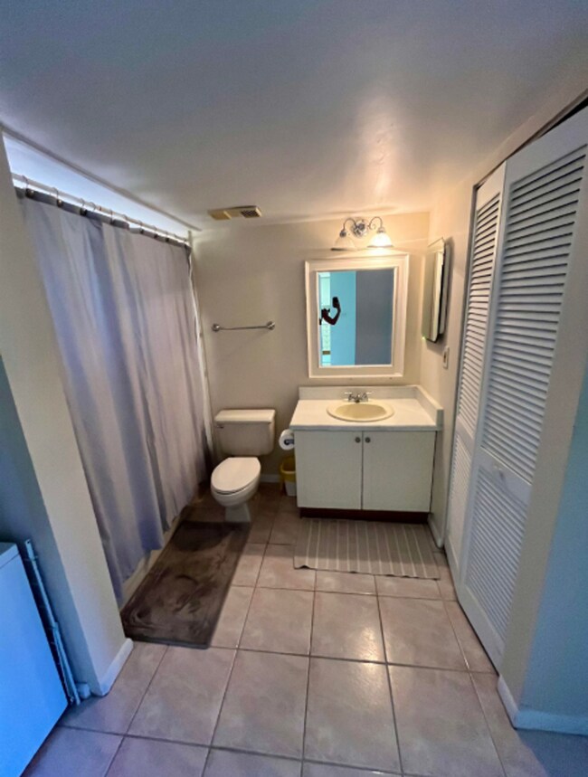 Building Photo - Beach Condo for Rent, AVAILABLE NOW!