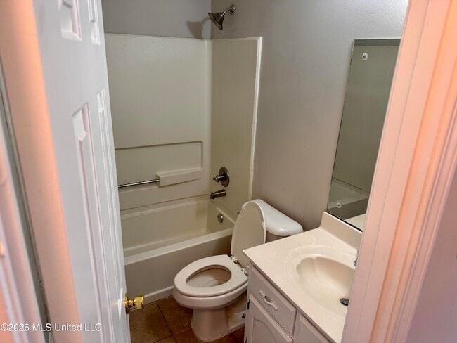 Building Photo - 6440 Lynnfield Rd