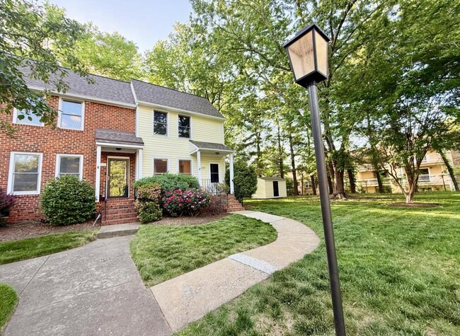 Building Photo - 2504 Thicket Greene Ct