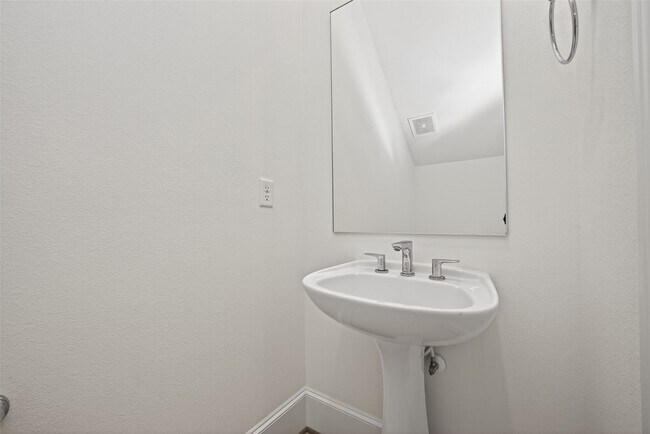 Building Photo - 2713 Kinsley Oaks Dr