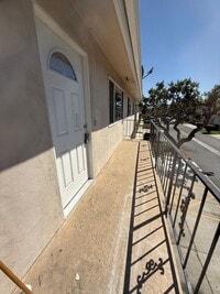 Building Photo - Newbury Park Condo - Two Bedroom one bath located in Newbury Park
