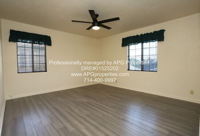 Building Photo - Newly renovated 3 bedroom / 2 bathroom hou...