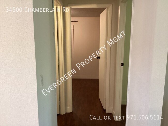 Building Photo - Private oasis with beautiful Columbia Rive...