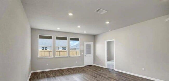 Building Photo - 400 Barton Creek Ln