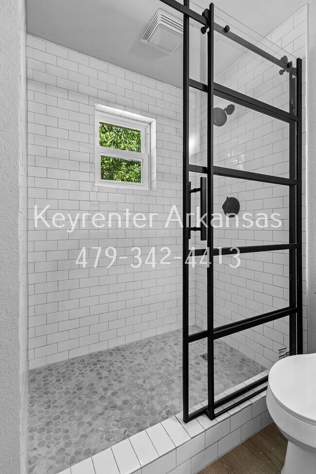 Building Photo - 701-703 N College