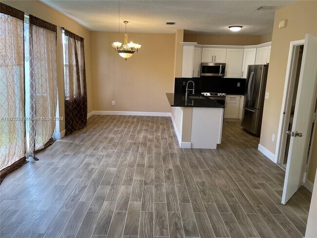 Building Photo - 15438 NW 12th Pl