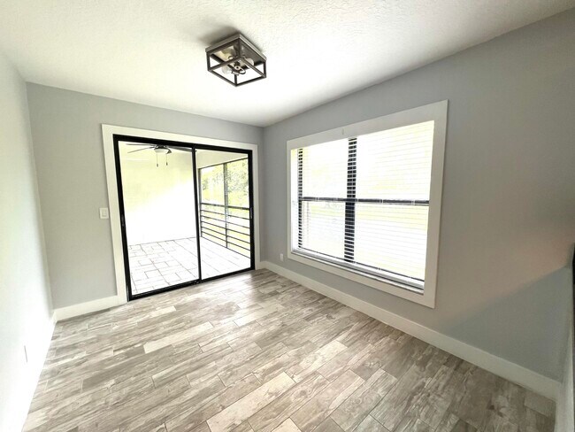 Building Photo - 2 Vía De Casas Sur