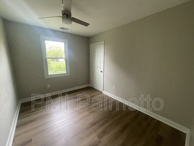 Building Photo - 1016 Walnut St