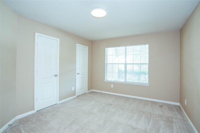Building Photo - 4722 Silver Spruce Ln