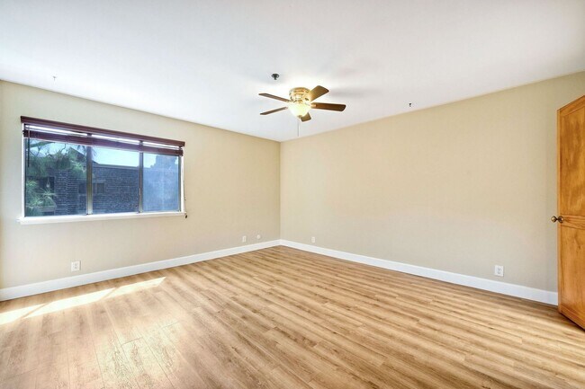Building Photo - 5780 Friars Rd