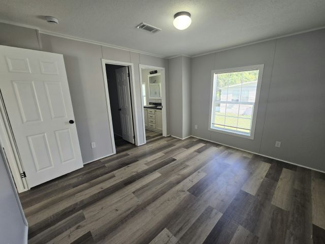 Building Photo - 1400 Banana Rd