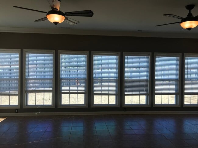 Building Photo - 113 Commonwealth Ct