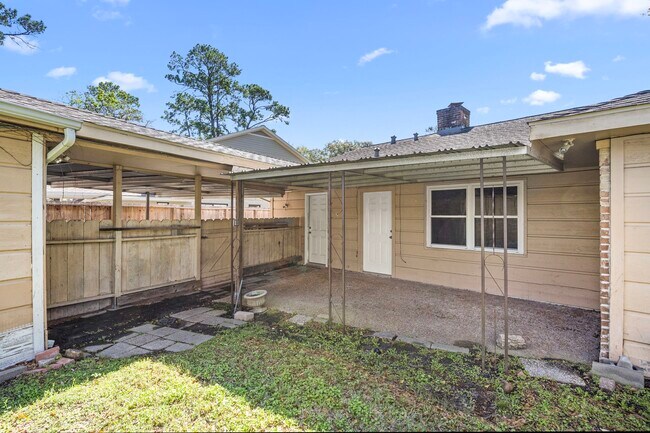 Building Photo - 1030 Lehman St