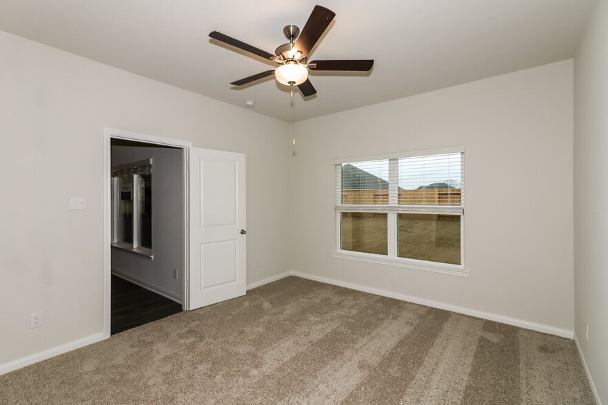 Building Photo - 420 Polly Grv Dr