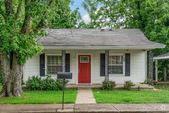 Building Photo - Charming 2 Bed, 1 Bath Clarksville Rental ...