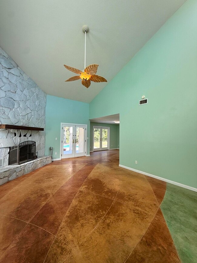 Building Photo - 255 Ridge Lake Rd