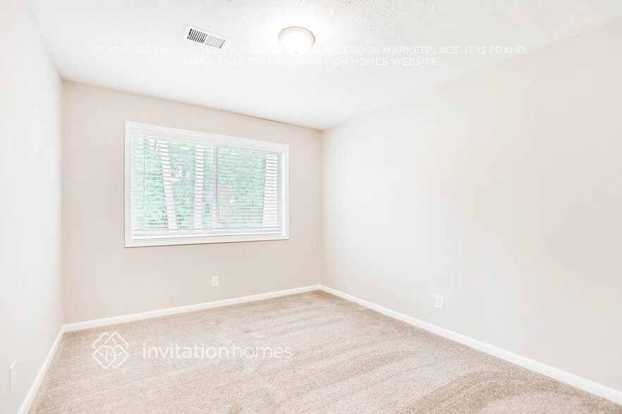 Building Photo - 2305 Verna Dr