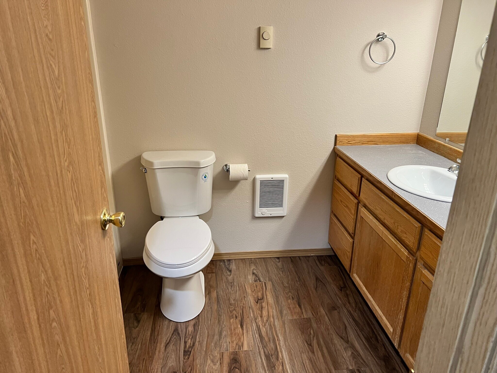 Building Photo - 5473 Glenridge Way