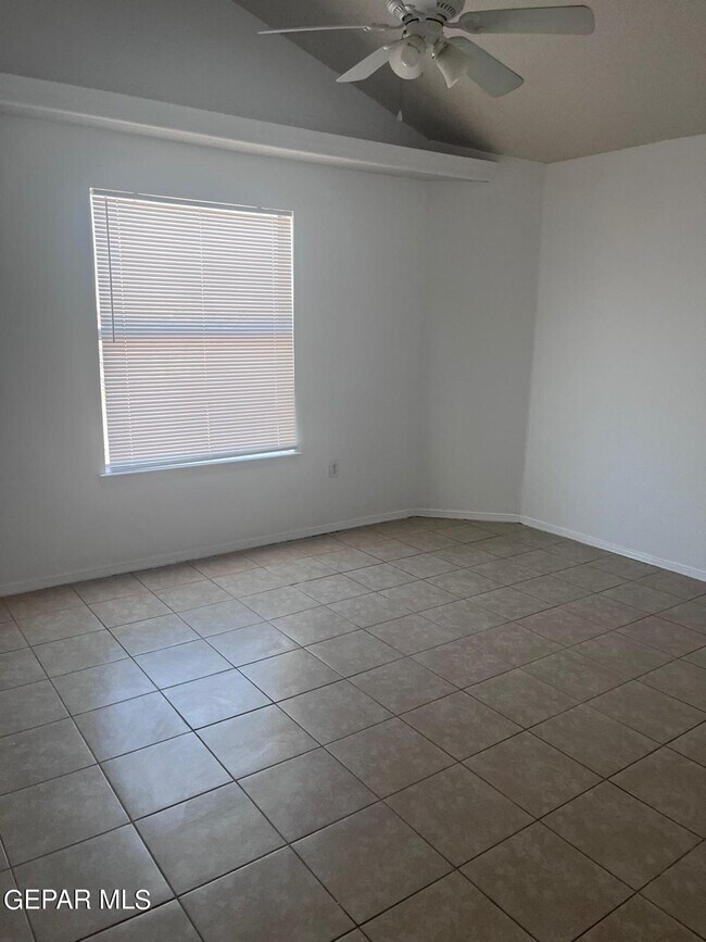 Building Photo - 14061 Tierra Leona Dr